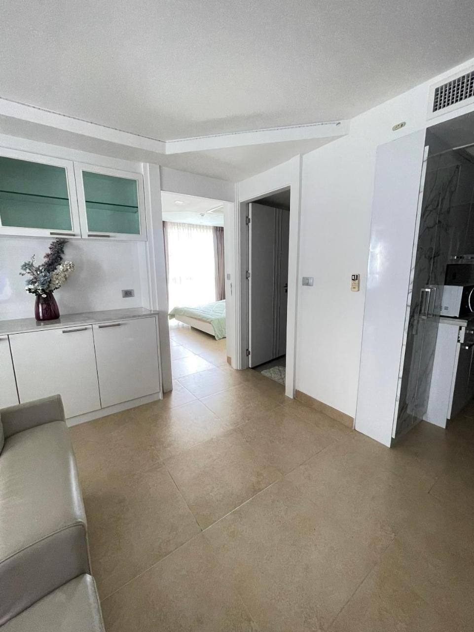 2 Bedrooms Near Pattaya Beach Екстериор снимка