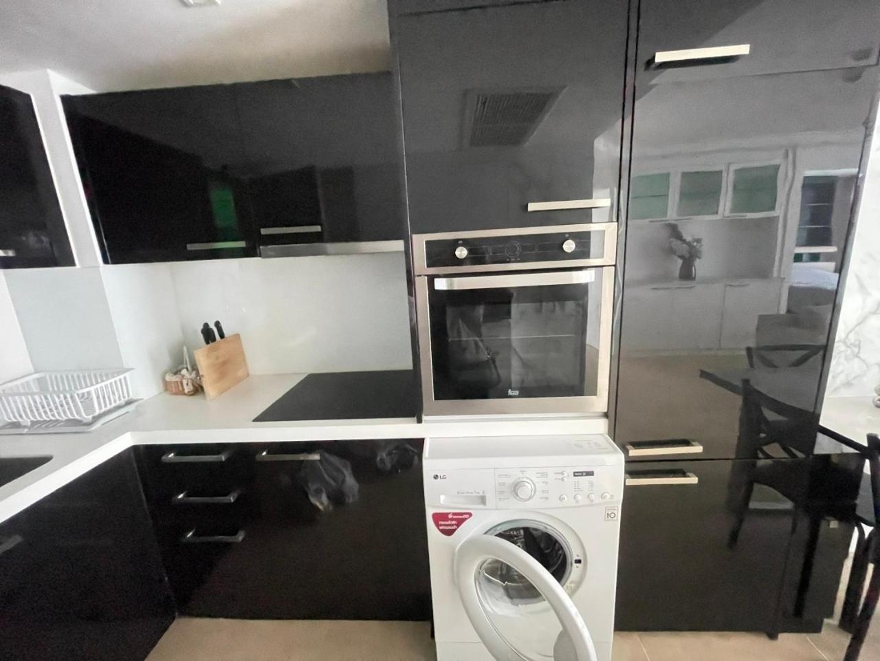 2 Bedrooms Near Pattaya Beach Екстериор снимка