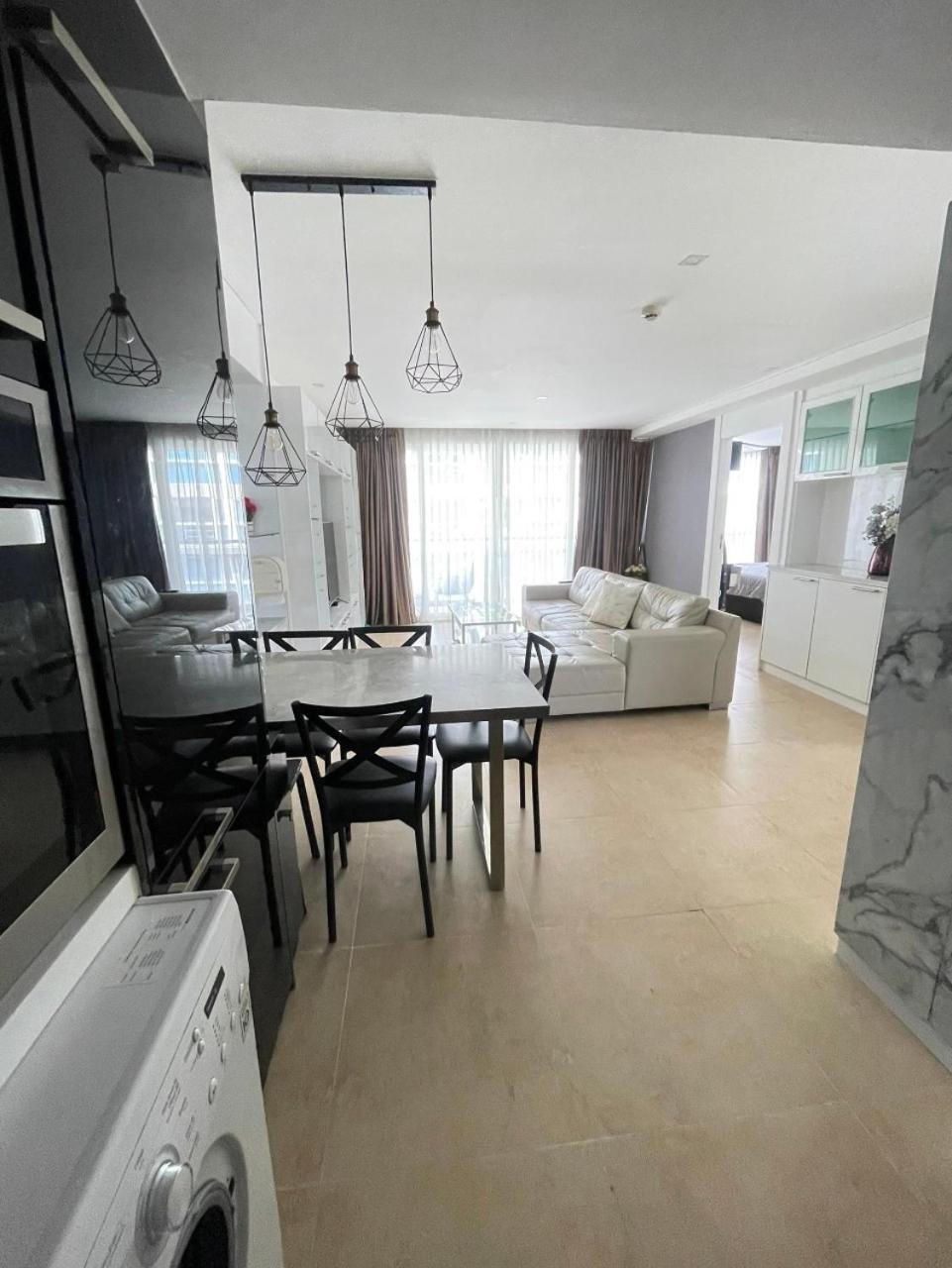 2 Bedrooms Near Pattaya Beach Екстериор снимка
